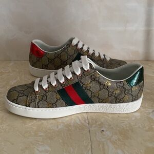 Gucci Women's Sneakers in Brown, Red, and Green